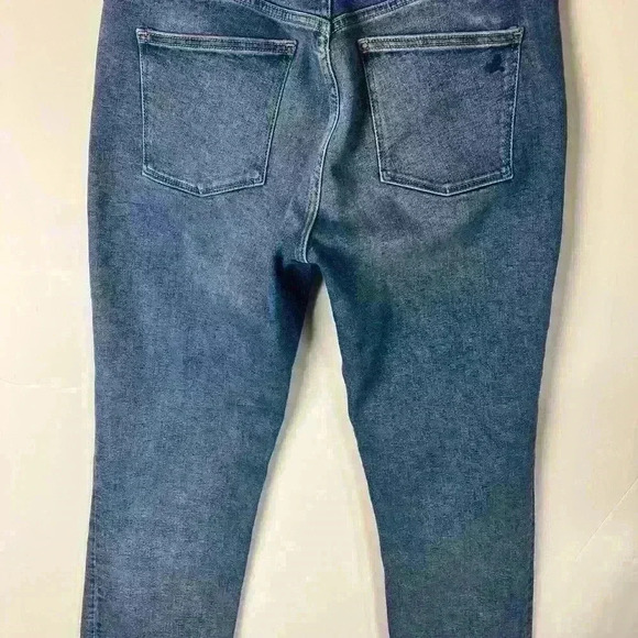 DL1961 Two-Tone Denim Jeans with Frayed Edges - Picture 6 of 8